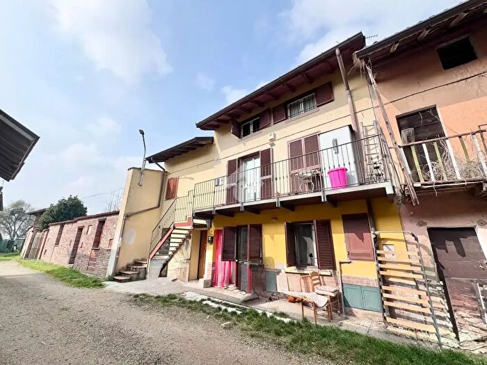 Casa bilocale in vendita in Vicolo Giuseppe Mazzini, Trovo