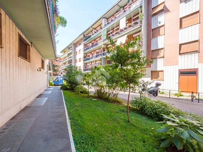 Appartamento con 5 locali in vendita in Via Siria, Roma