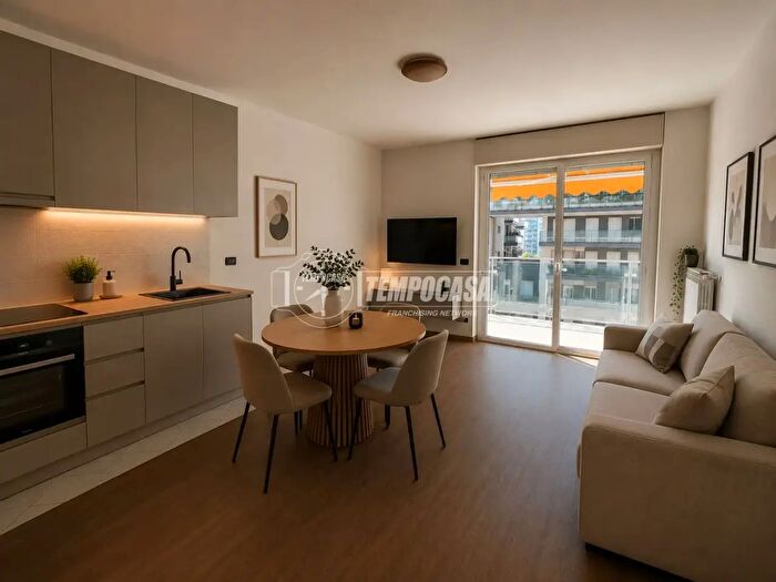 Appartamento bilocale in vendita in Via Vittorio Gassman Edificio, Milano