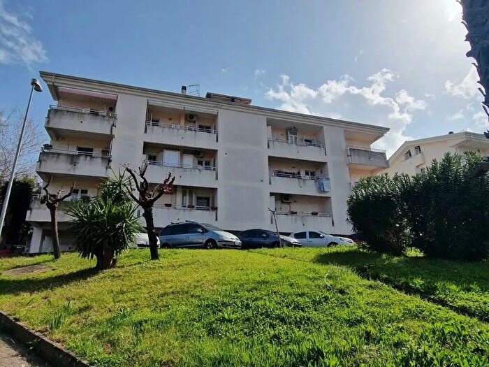 Appartamento quadrilocale in vendita in Via Giorgio De Chirico, Rende