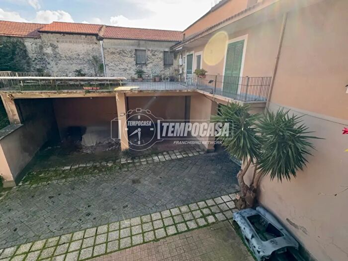 Appartamento con 15 locali in vendita in Via XXV Aprile, Parete