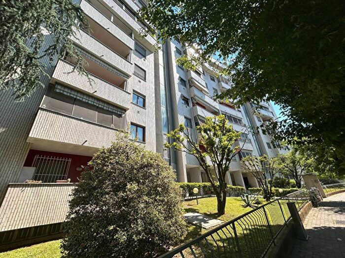 Appartamento bilocale in affitto in Via Massimo d'Azeglio, Centro, Rozzano