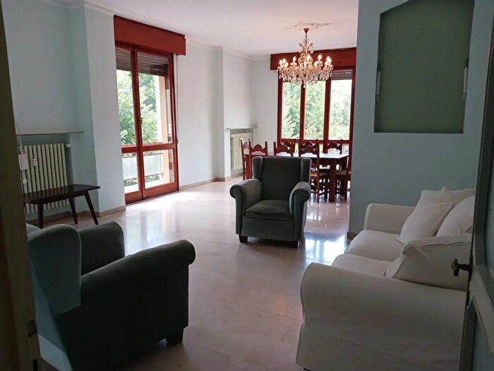 Appartamento con 5 locali in affitto in Via Nicola Fabrizi, Modena