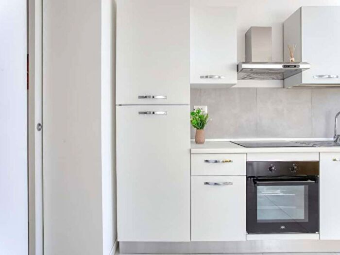 Appartamento bilocale in affitto in Via Giovanni Battista Cassinis, Corvetto, Milano