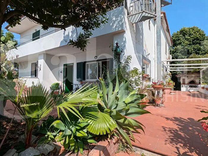 Casa in vendita in Via Giovenale, Bacoli