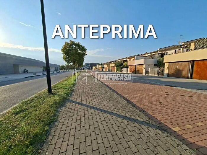 Appartamento quadrilocale in vendita in Via Rino Gaetano, Mantova
