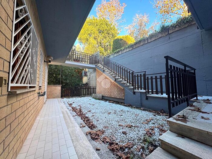 Appartamento trilocale in vendita in Via Achille Grandi, Monterotondo