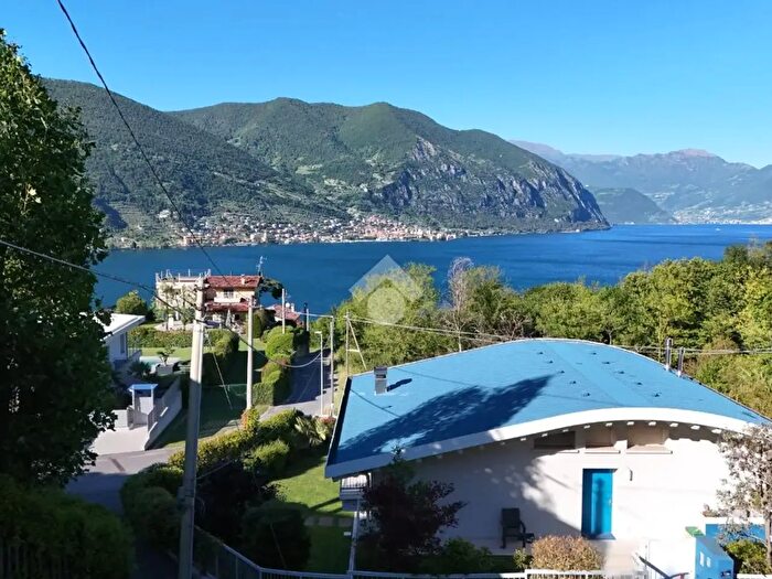 Appartamento trilocale in vendita in Via del Dossello, Iseo