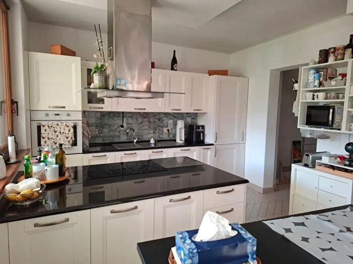 Casa con 5 locali in vendita in Via Andreuccetti, Camaiore