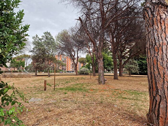 Appartamento trilocale in vendita in Viale dei Caduti per La Resistenza, Roma