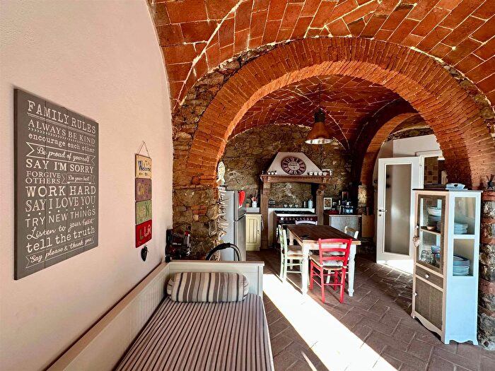 Appartamento bilocale in vendita in Campiglia Marittima