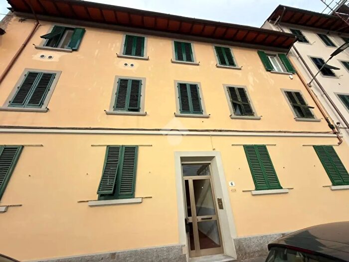 Appartamento quadrilocale in vendita in Via di Rifredi, Firenze