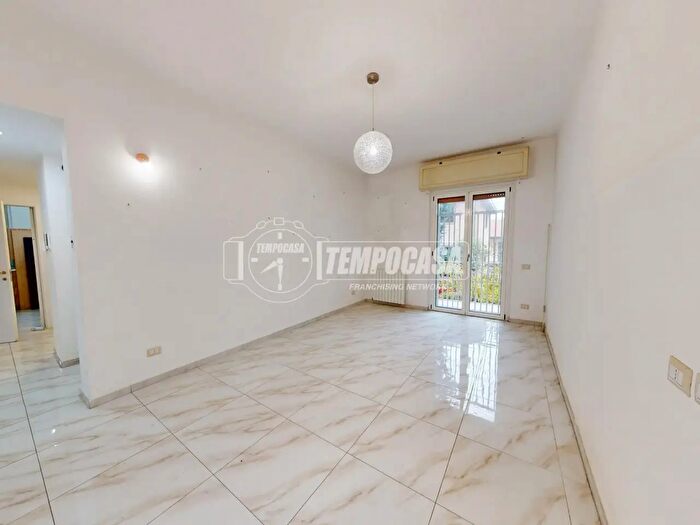 Appartamento trilocale in vendita in Via Beniamino Gigli, Milano