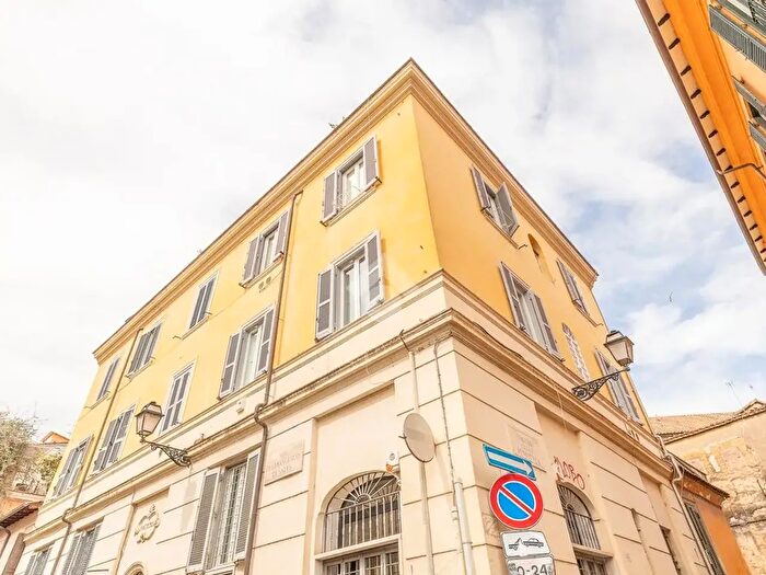 Appartamento trilocale in vendita in Via San Francesco di Sales, Roma