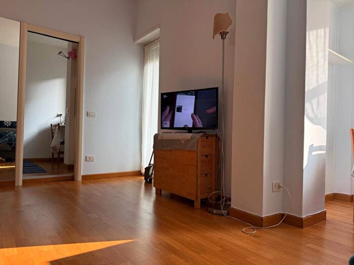 Appartamento monolocale in affitto in Via Varese, Moscova, Milano