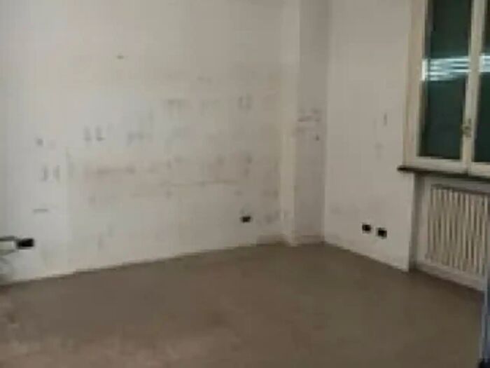 Appartamento con 6 locali in vendita in Reggio nell'Emilia