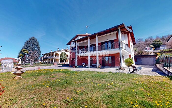 Casa con 6 locali in vendita in Via Don Luigi Orione, Bra