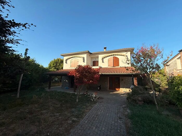 Casa con 6 locali in vendita in Via Concilio Vaticano II, Rovigo