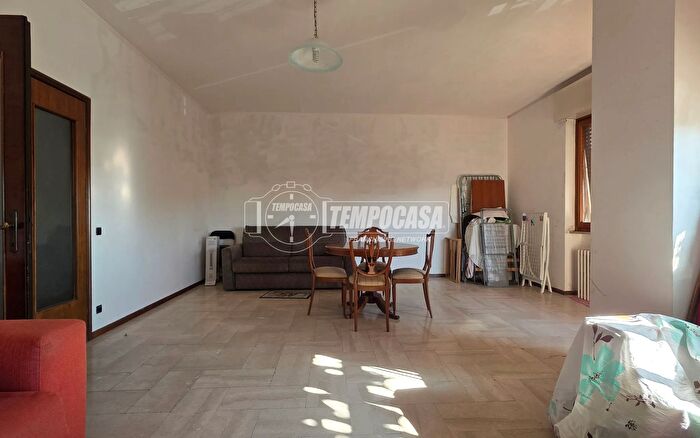 Appartamento trilocale in vendita in Via Borgo Palazzo d, Bergamo