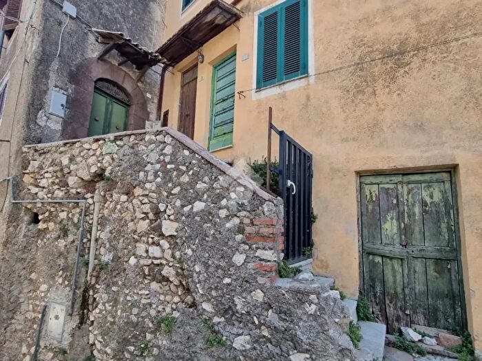 Appartamento trilocale in vendita in Via Manzoni, Segni