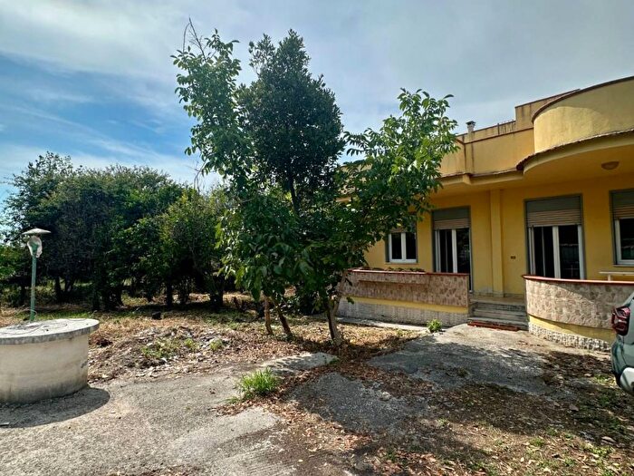 Casa con 5 locali in affitto in Via Vicinale Massariola, Licola Paese, Giugliano in Campania