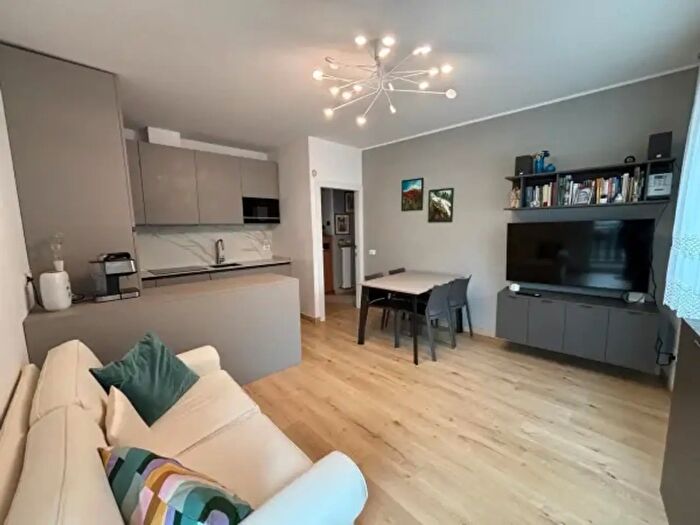 Appartamento trilocale in vendita in Via Giuseppe Parini, Mandello Del Lario