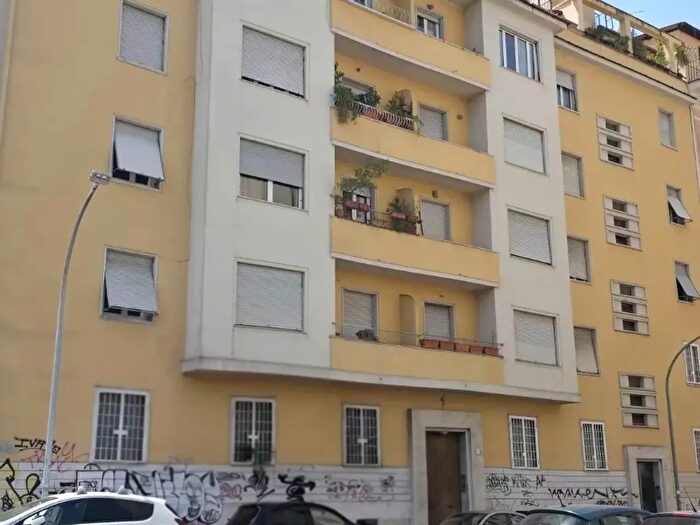 Appartamento quadrilocale in vendita in Via Matteo Ricci, Roma