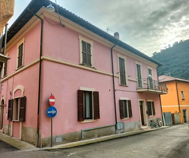 Appartamento quadrilocale in vendita in Via del Mattatoio, Arrone