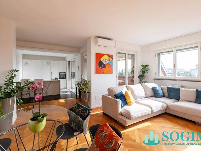 Appartamento trilocale in vendita in Vicolo Borghetto, Monza