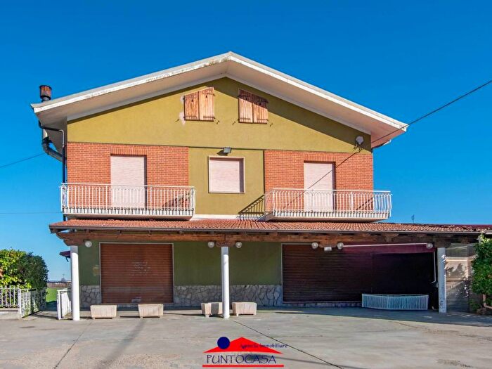 Appartamento trilocale in affitto in Via del Bosco, Busca