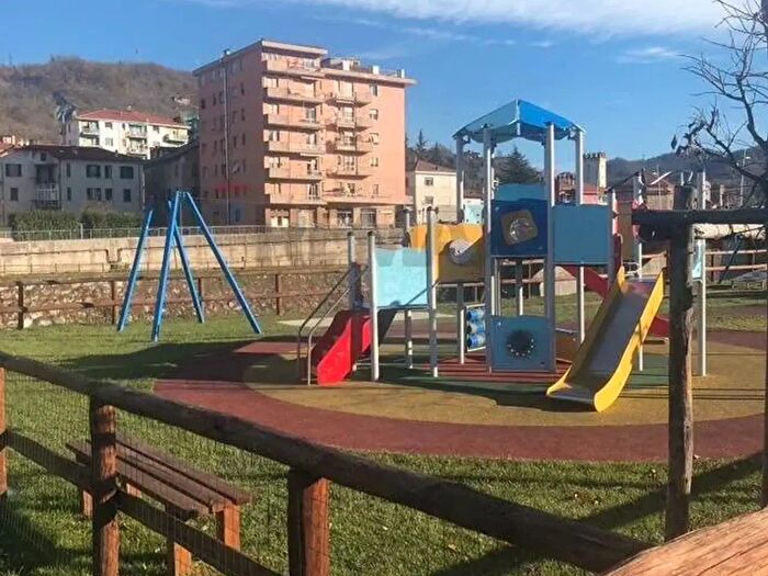 Appartamento con 6 locali in vendita in Millesimo