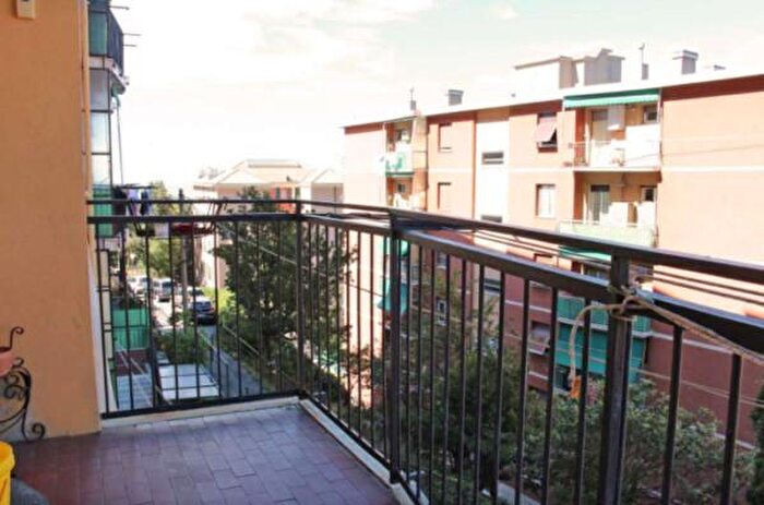 Appartamento con 6 locali in vendita in Via Fumagalli, Genova