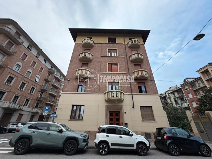 Appartamento quadrilocale in vendita in Via Bianzè, Torino
