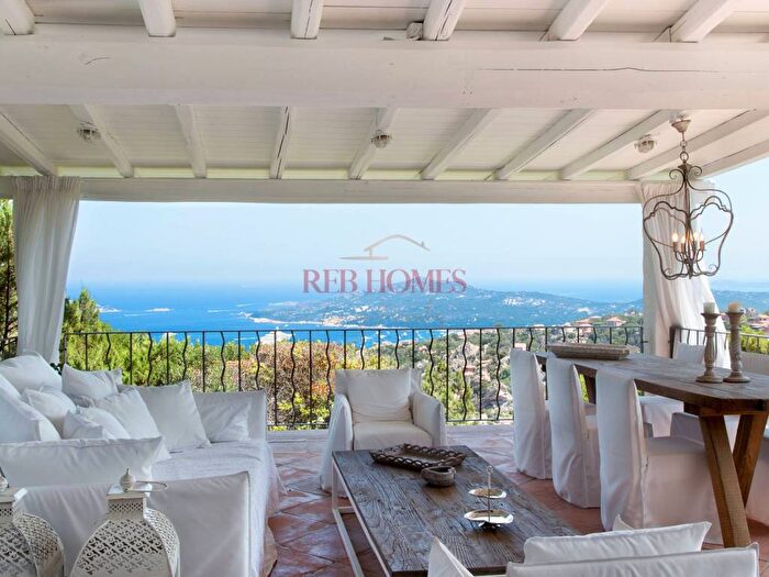 Casa con 6 locali in affitto in Via del Cardellino, Porto Cervo, Arzachena