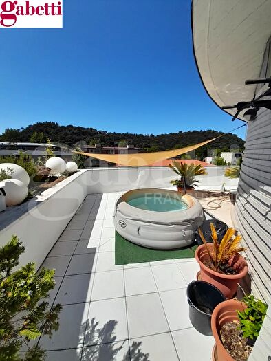 Appartamento con 7 locali in vendita in Poggibonsi