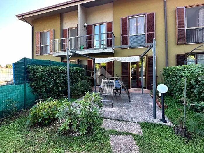Casa quadrilocale in vendita in Via Verdi, Vaiano Cremasco