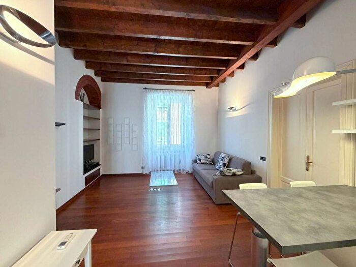 Appartamento bilocale in affitto in Via Orti, Quadronno Crocetta, Milano