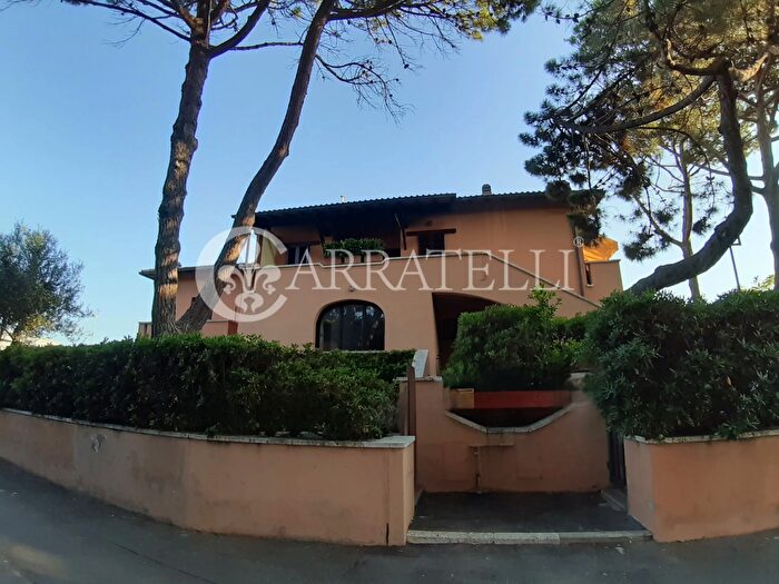 Appartamento con 8 locali in vendita in Via Armellini, Castiglione Della Pescaia