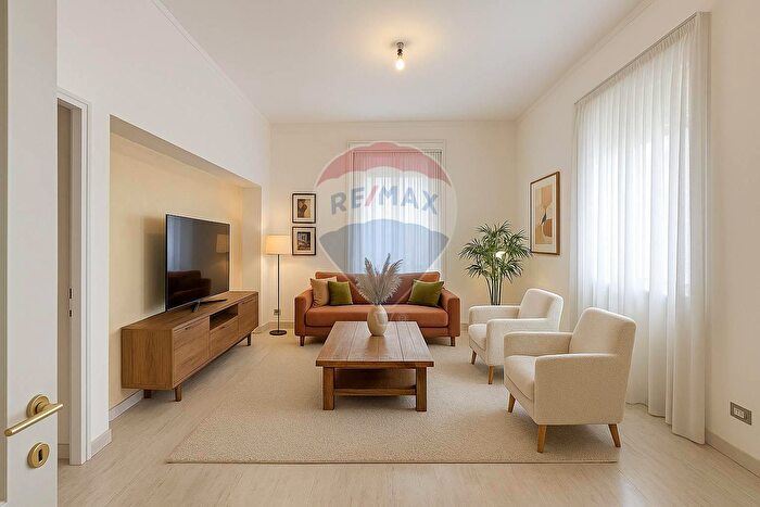 Appartamento trilocale in vendita in Via Petrella, Busto Arsizio