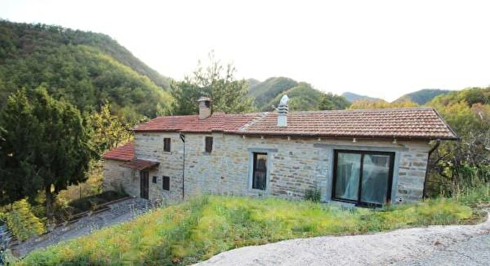 Casa con 5 locali in vendita in Borgo Pace