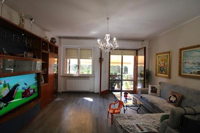 Appartamento con 6 locali in vendita in Via Maggio, Jesi