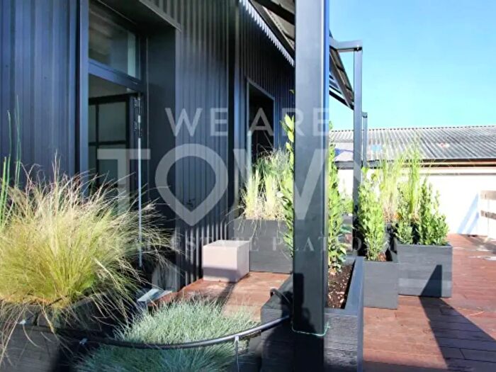 Appartamento trilocale in vendita in Via Michele Pericle Negrotto, Milano