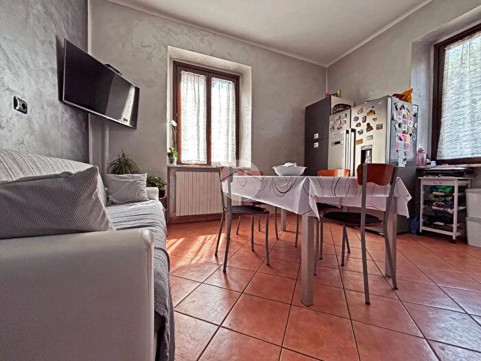 Appartamento trilocale in vendita in Via Cottolengo, Pinerolo