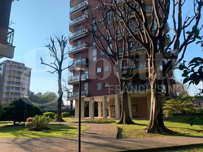 Appartamento bilocale in vendita in Via Santa Rita da Cascia, Milano