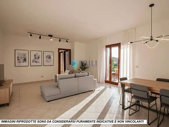 Appartamento con 5 locali in vendita in Olbia