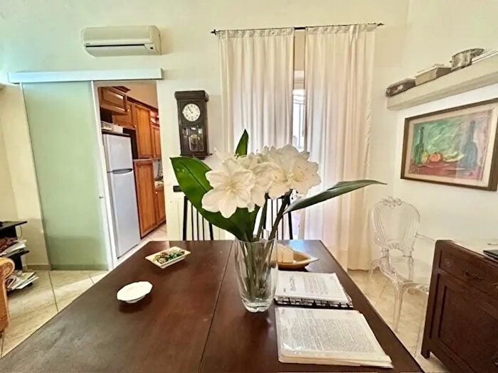 Casa con 6 locali in vendita in Viareggio