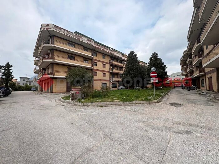 Appartamento con 5 locali in vendita in Via Benevento, Montesarchio