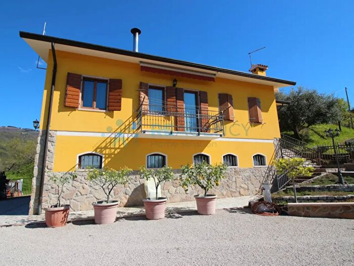 Casa quadrilocale in vendita in Salcedo