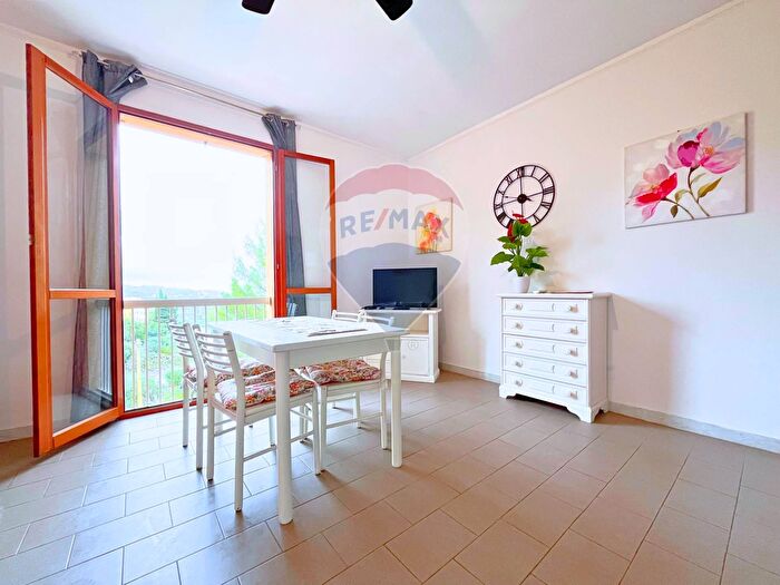 Casa con 5 locali in vendita in Rio