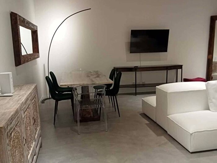 Appartamento trilocale in affitto in Via Luca della Robbia, Testaccio, Roma